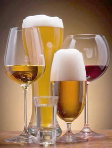 酒精饮料的利与弊 白酒、啤酒、葡萄酒及脱醇酒的全面解析